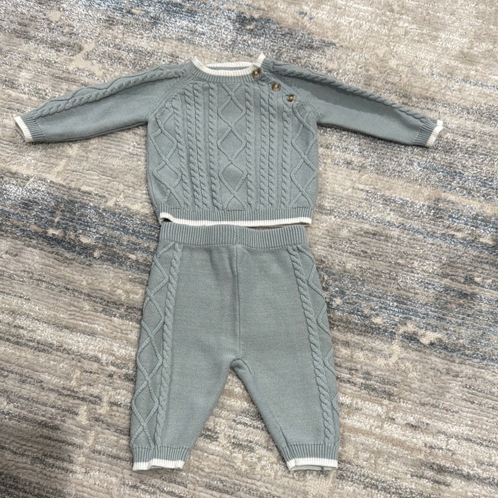 Edgehill Collection Baby Knit Set in Light Gray